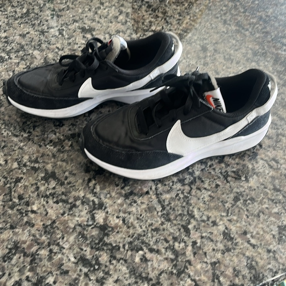 Woman’s Nike Debut waffle shoes